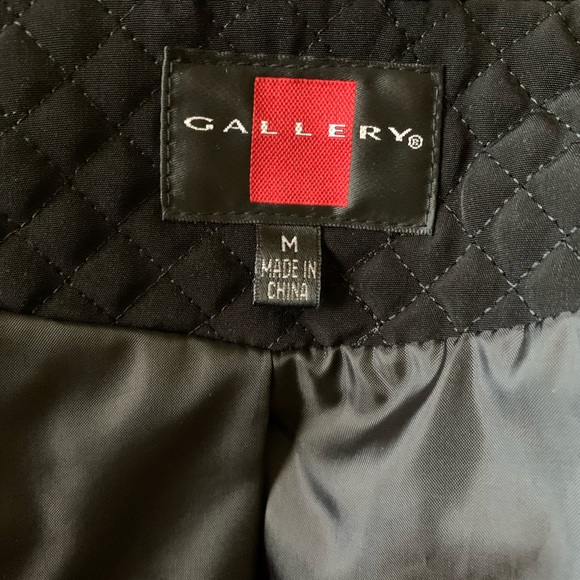 Black Quilted Jacket – Classic & Stylish, Size M, Button & Zipper Details - Picture 6 of 7